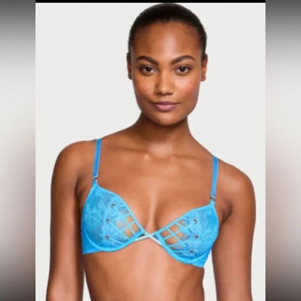 Victoria’s Secret Unlined Rose Lace & Grommet Low-Cut Demi Bra